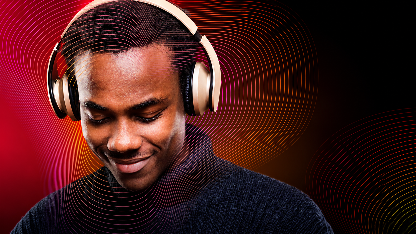 Locutor ouvindo música com fones, sobre fundo de ondas magenta e laranja